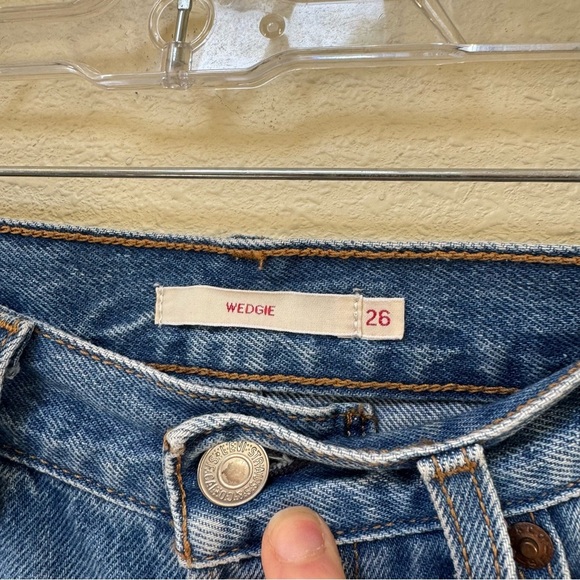 Levi’s straight leg wedgie jeans - Picture 3 of 7